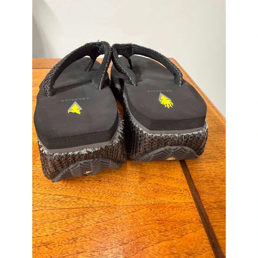 Volatile Black Platform Flip Flops Chunky Wedge Woven Strap Sandals Womens 9.5in